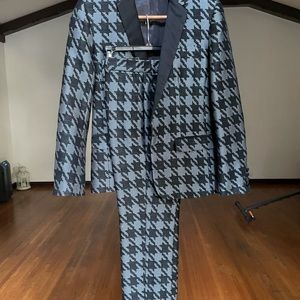 Mr. Turk houndstooth tooth pants. 32